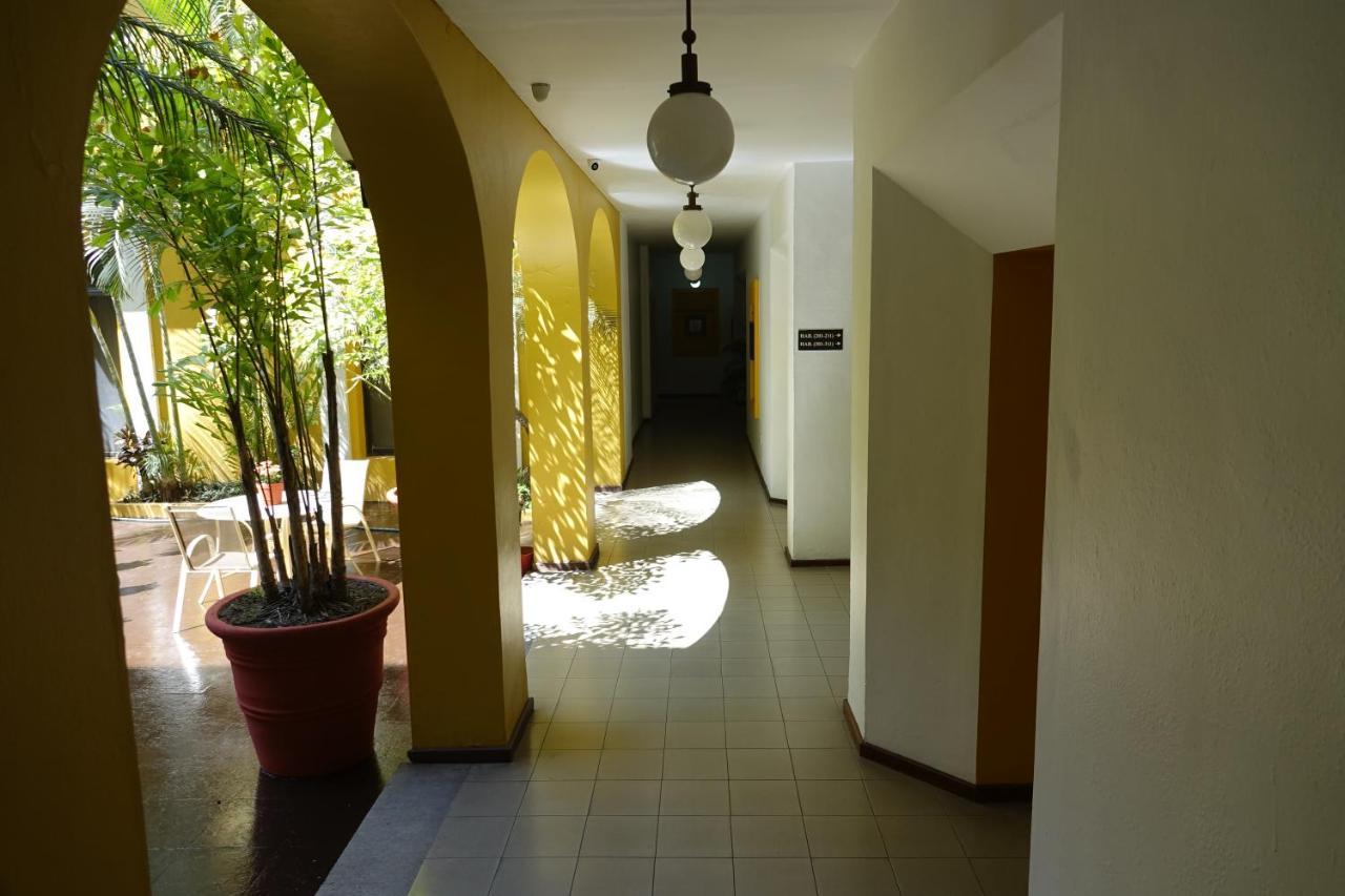 Hotel America Colima Exteriör bild