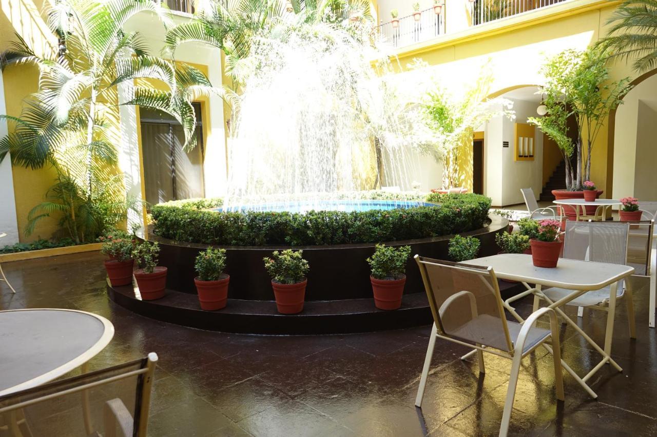 Hotel America Colima Exteriör bild