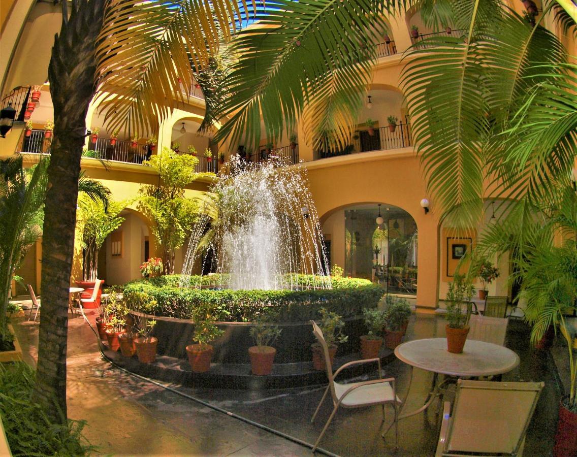 Hotel America Colima Exteriör bild
